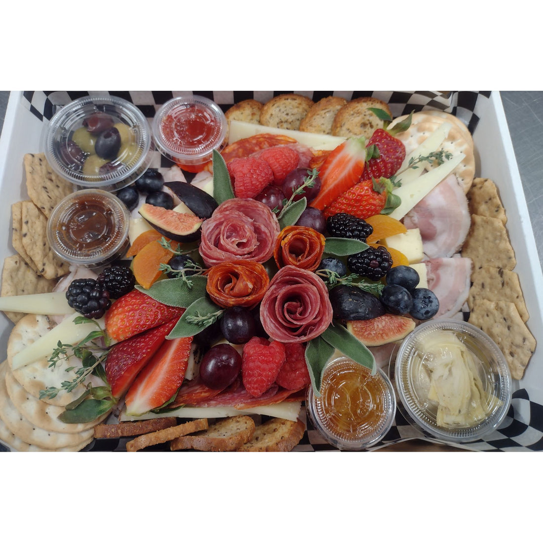 Charcuterie Box to Go! MEDIUM